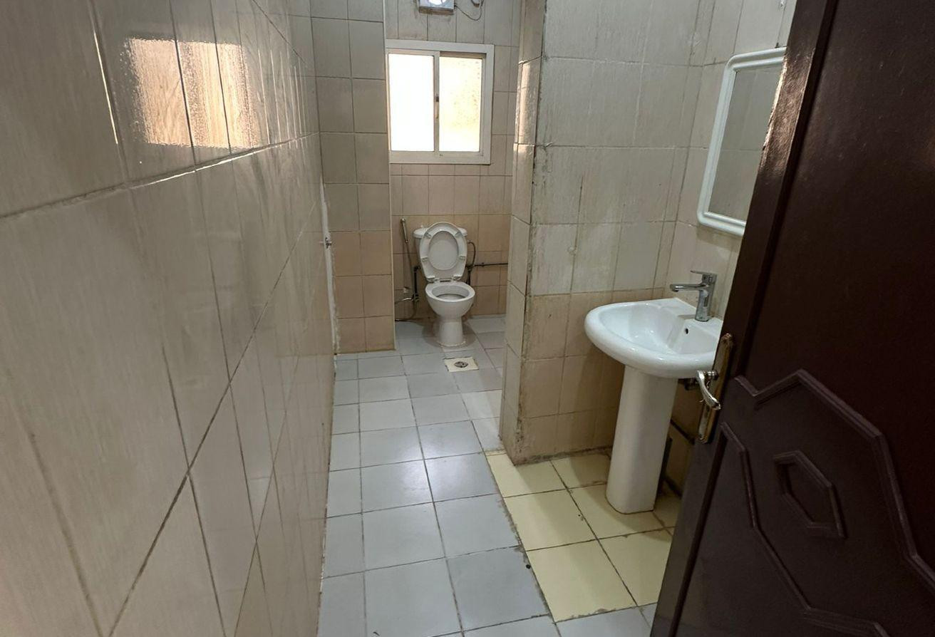 Al-Kharaitiyat room with kitchen and bathroom - Studio Apartment in Al Kharaitiyat