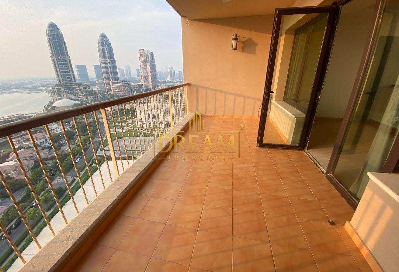 Stylish 1BR  Apartment with Balcony