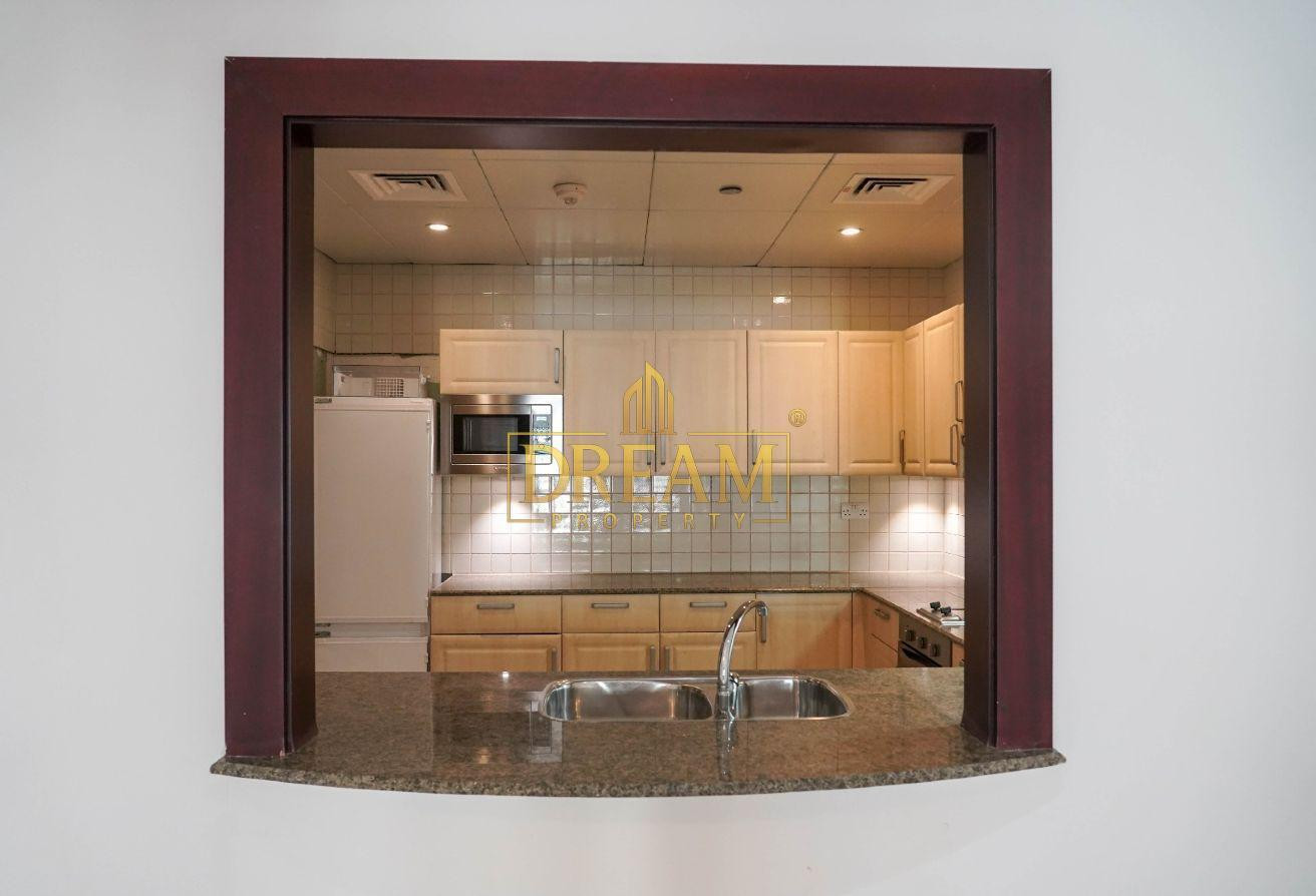 Huge Balcony | 1 Bedroom | Semi Furnished - Apartment in Marina Gate