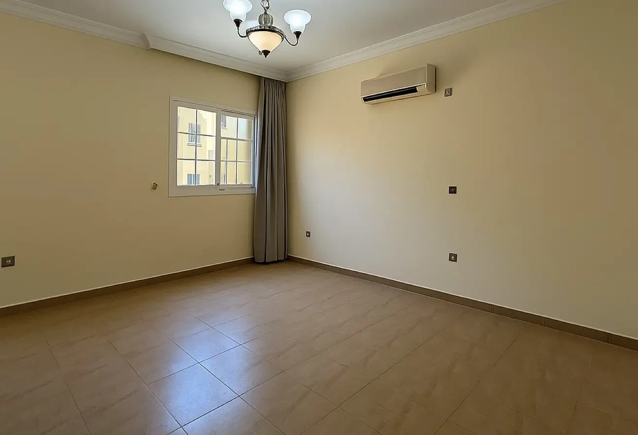 SF 5 Bed + Maid in Abu Sidra | In Compound - Villa in Doha