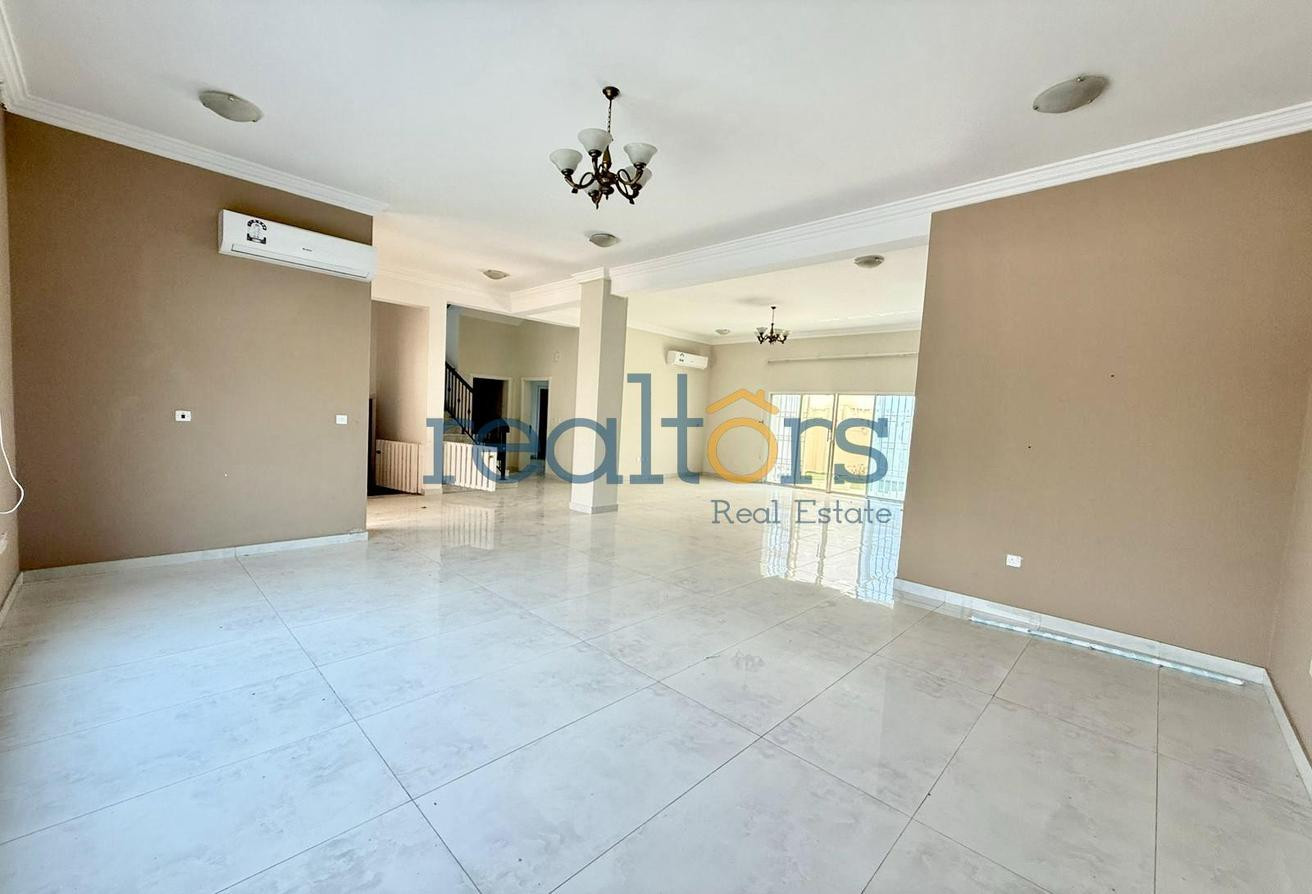 Remarkable I Spacious 4BR+Office Space I Gated Com - Villa in Al Luqta