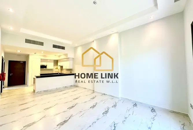HURRY UP / GOOD INVESTMENT / STADUIM VIEW