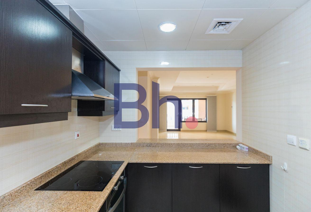 SEMI-FURNISHED APARTMENT FOR SALE IN PORTO ARABIA - Apartment in West Porto Drive