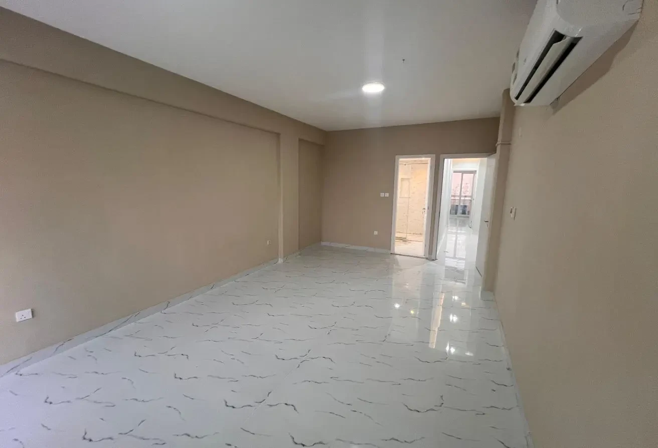 Last Spacious 2 BHK UF Near Qatar National Museum - Apartment in Salata