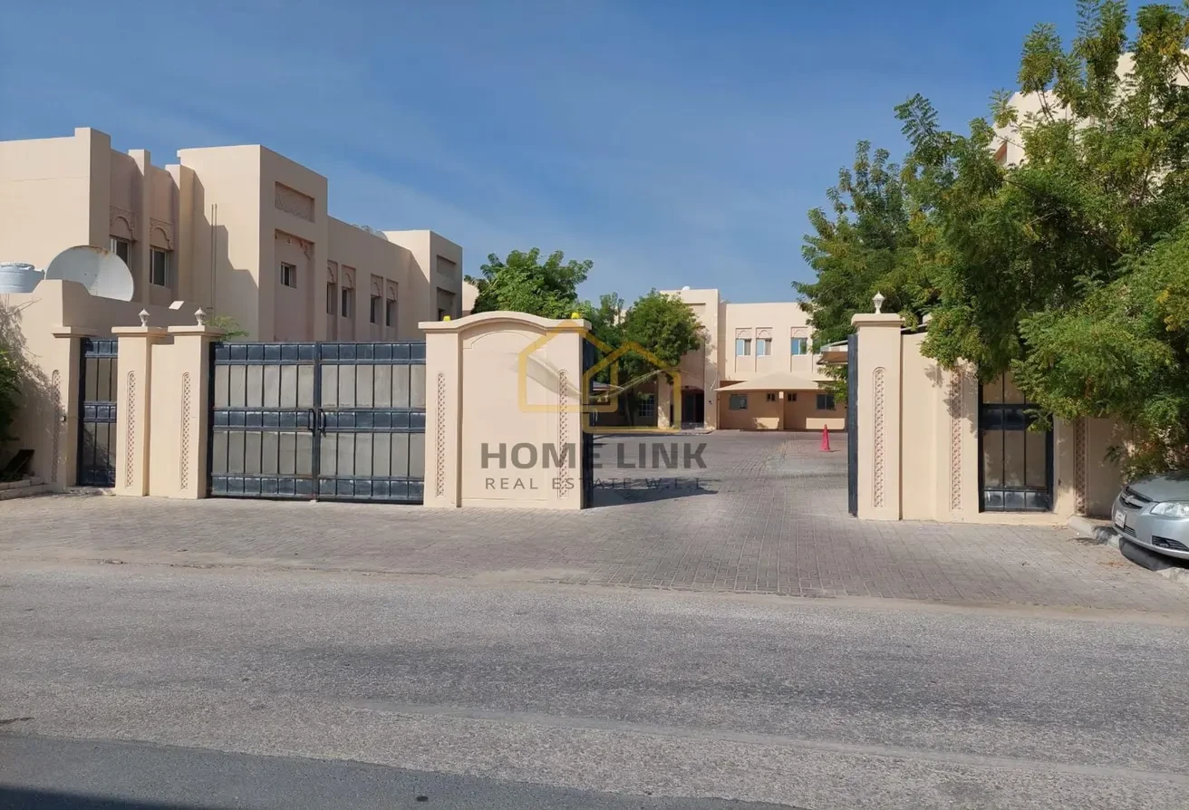 Spacious 4 Bedroom + Maid Villa in Ain Khaled - Villa in Ain Khaled