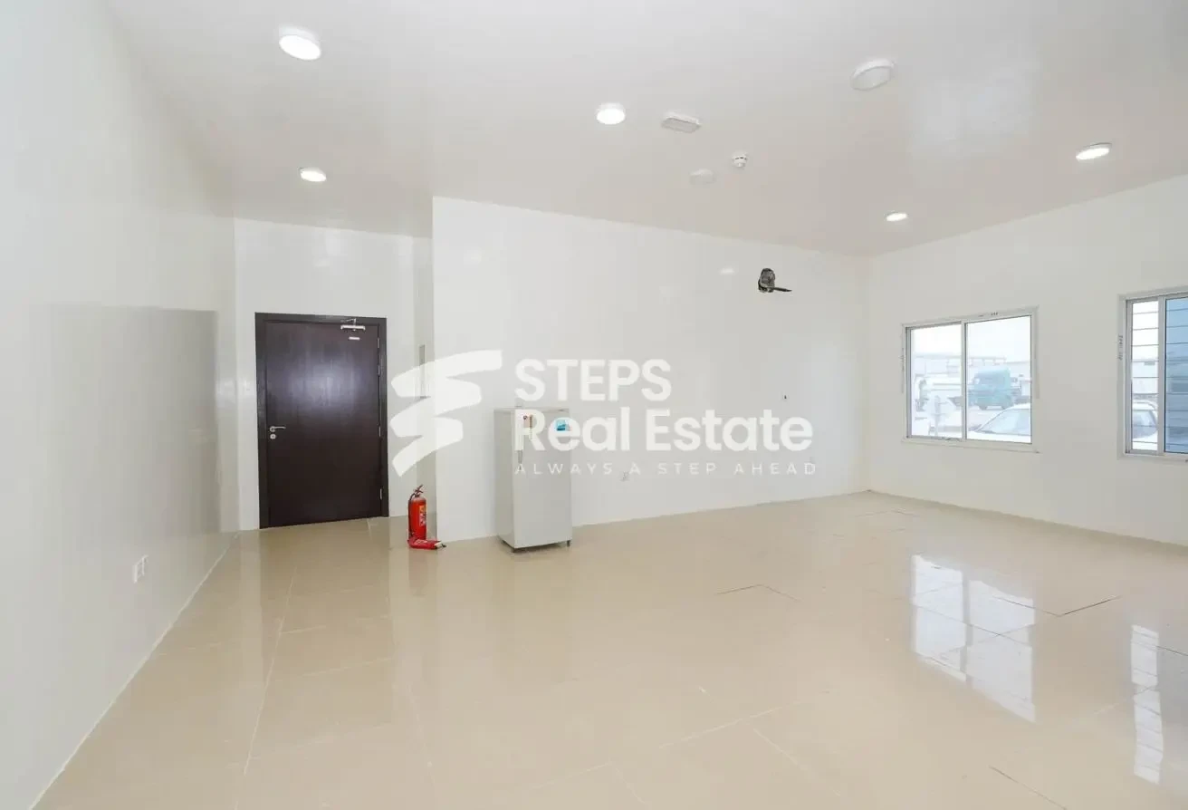 Staff Accommodation | Spacious Studio for Rent - Staff Accommodation in East Industrial Street