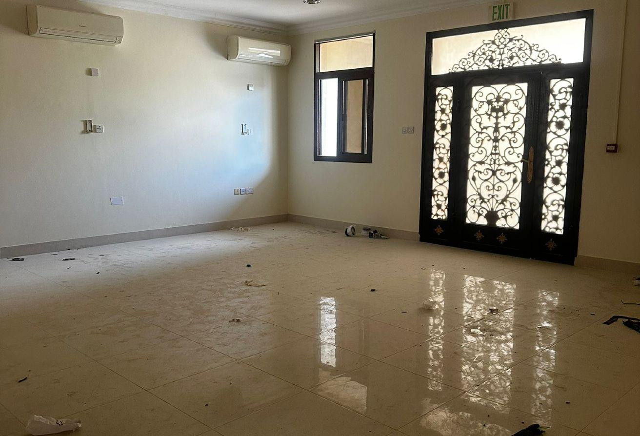 SPACIOUS COMMERCIAL VILLA FOR RENT IN AL DUHAIL - Villa in Duhail Villas