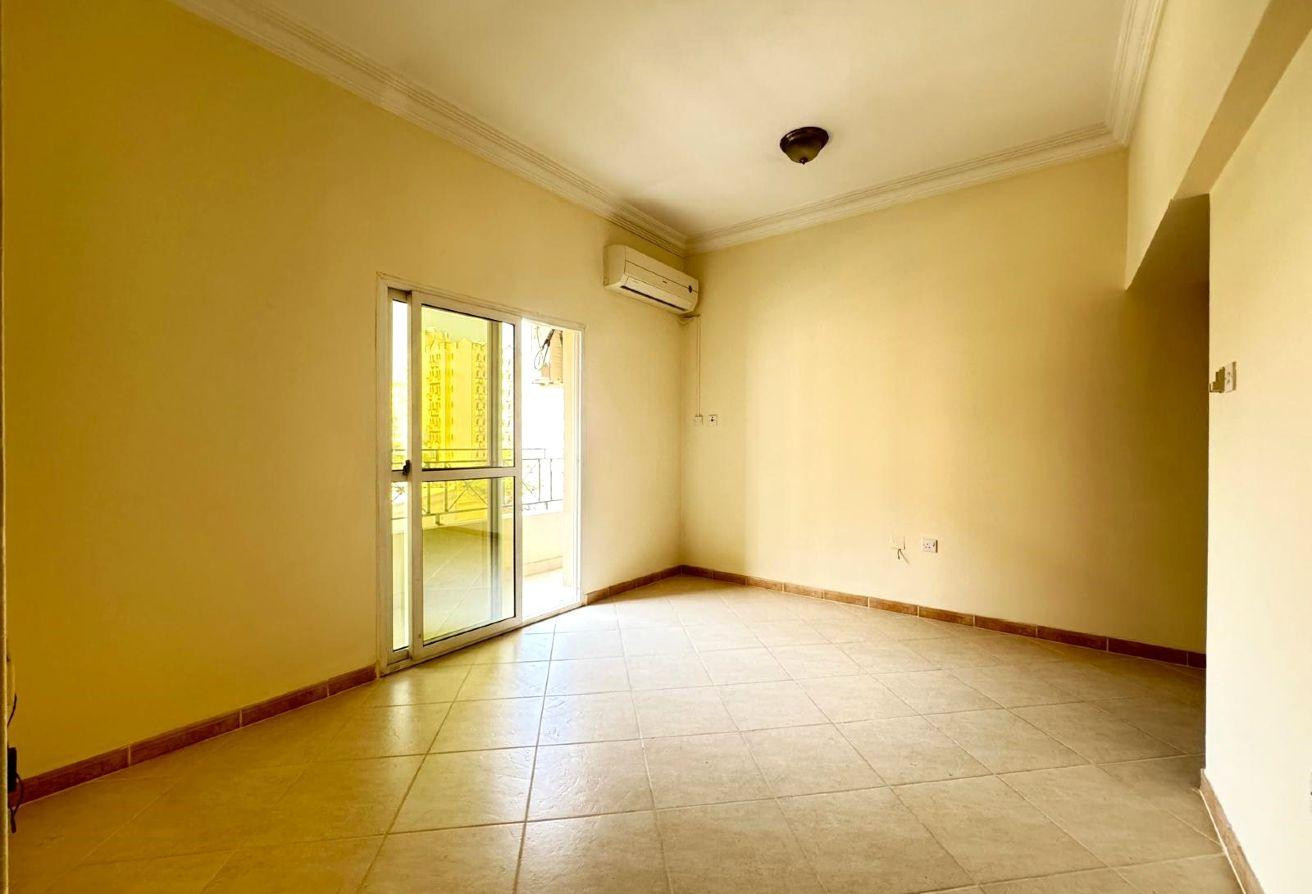 WELL MAINTAINED UF 3BHK APARTMENT WITH BALCONY - Apartment in Al Hashmi Building