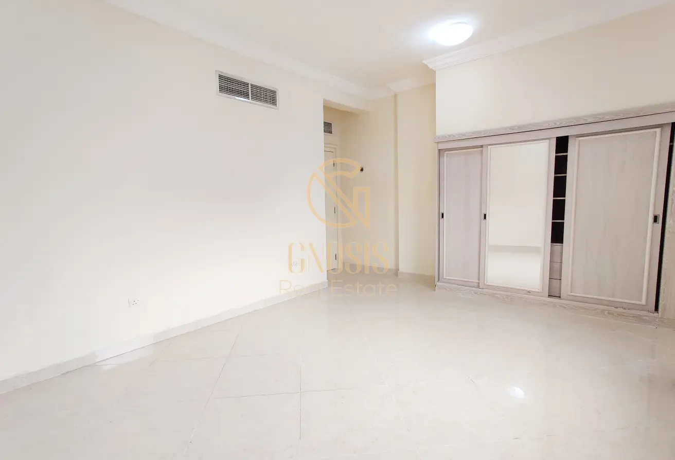 LUXURIOUS 3 BEDROOM U/F IN MUNTAZA WITH BILLS INCL - Apartment in Building 12