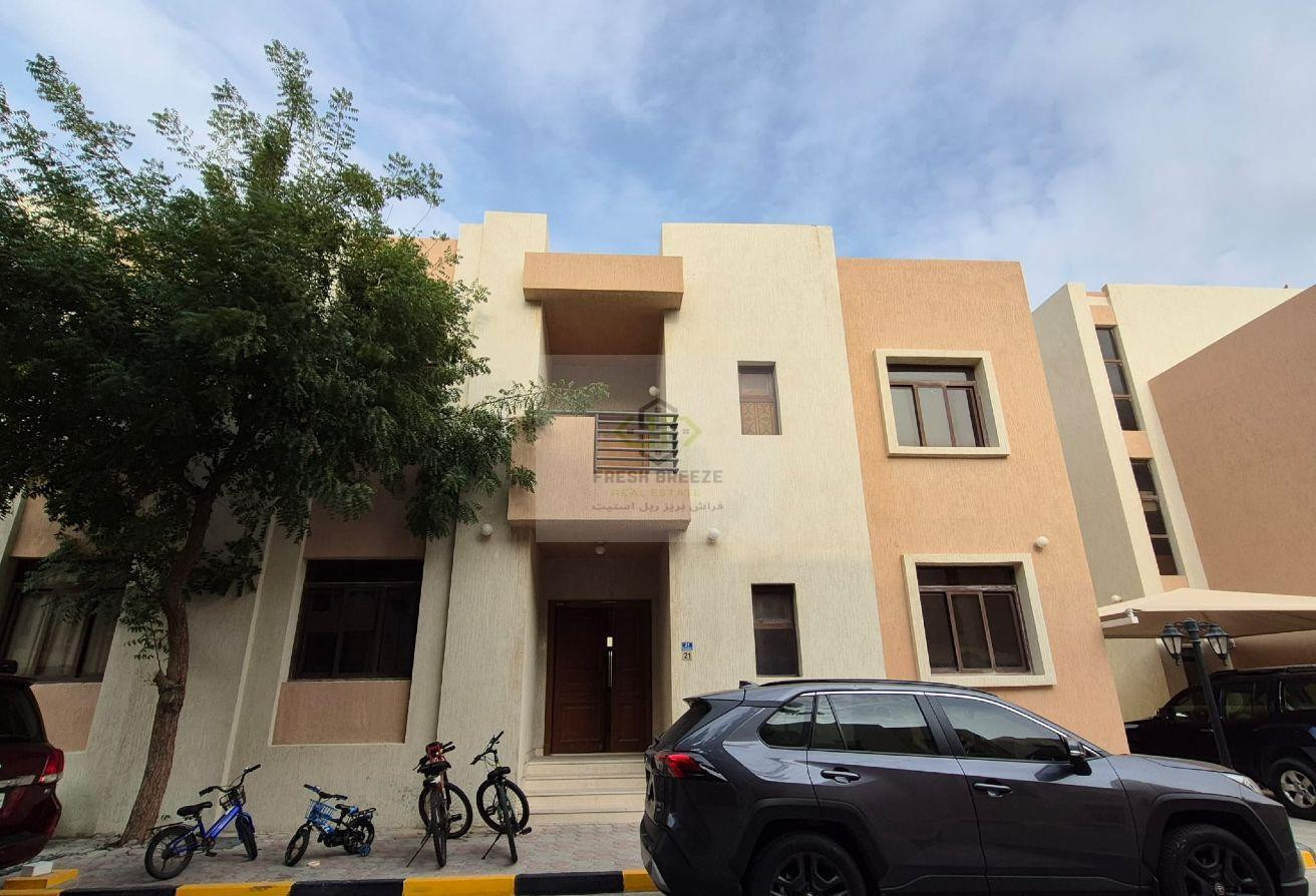4BR villa Unfurnished in abuhamour