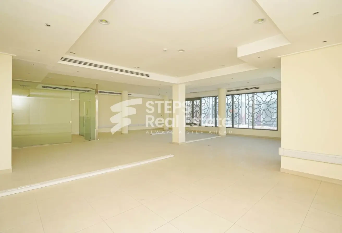 Standalone Commercial Villa | Office with Elevator - Villa in D Ring