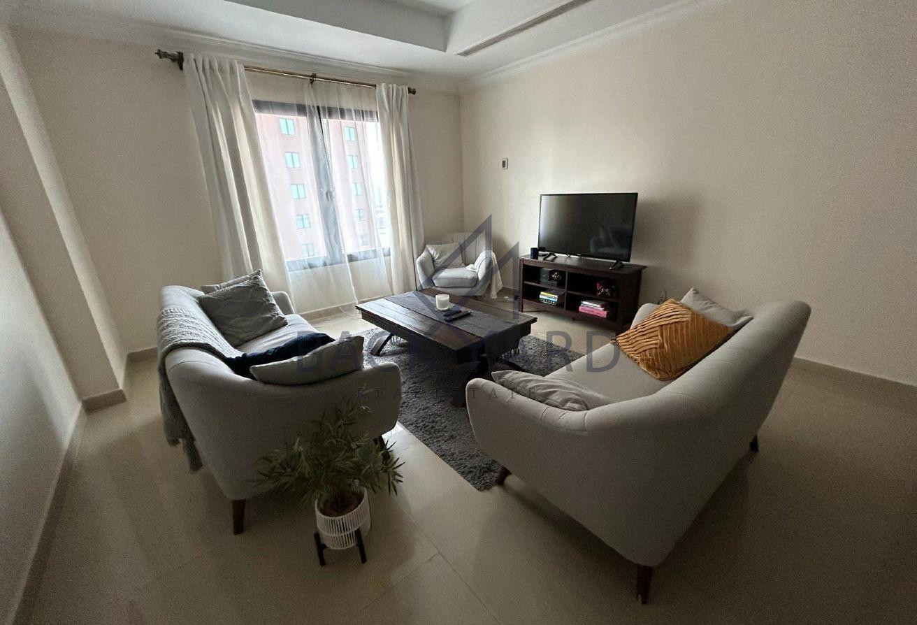 NO COMMISSION ! FULLY RENOVATED! AMAZING APARTMENT