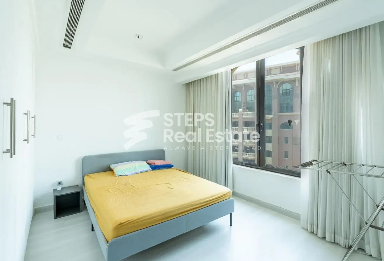 Luxurious Apartment with Balcony and City View - Apartment in West Porto Drive