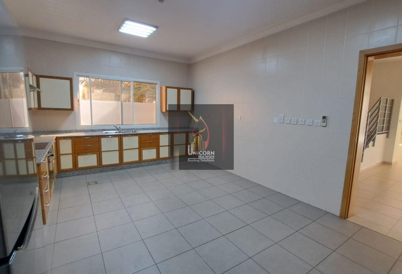 Well-Kept 4-Bedroom + Maids | SF | Great Amenities - Compound Villa in Al Thumama