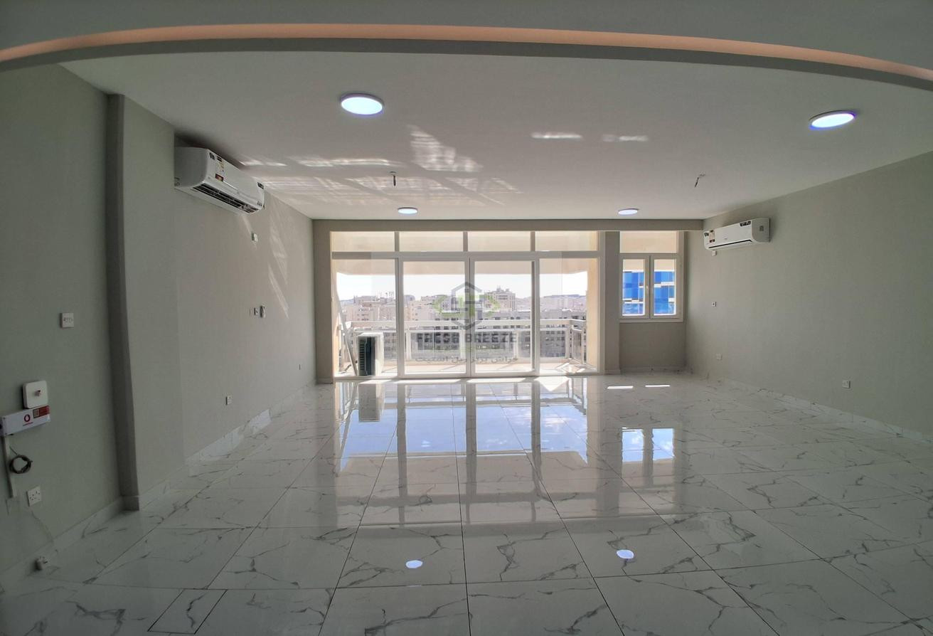 Spacious Apartment in Old Salata Near Corniche!