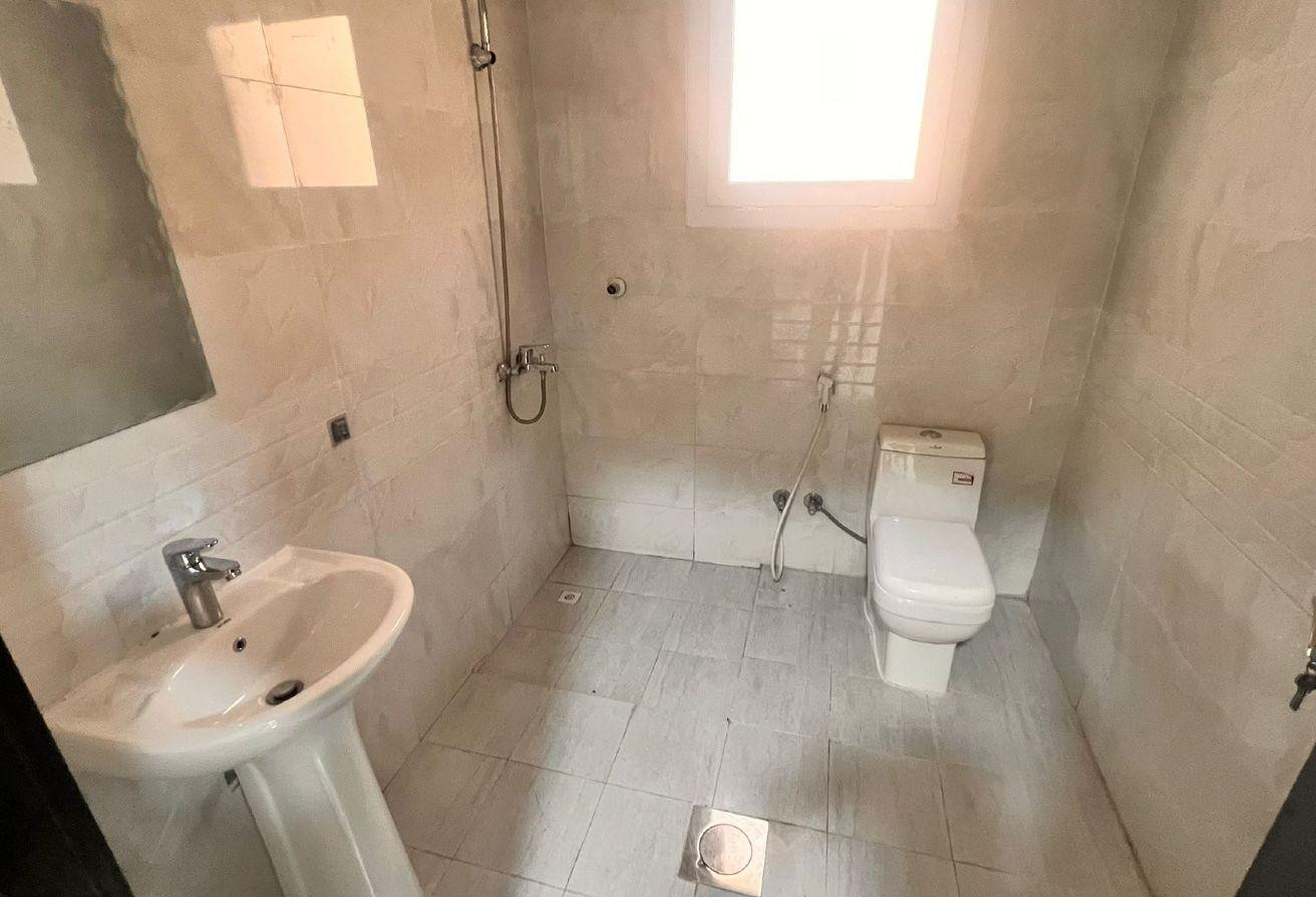 SPACIOUS 3 BEDROOMS IN ALKHEESA UN FURNISHED - Apartment in Al Keesa Gate