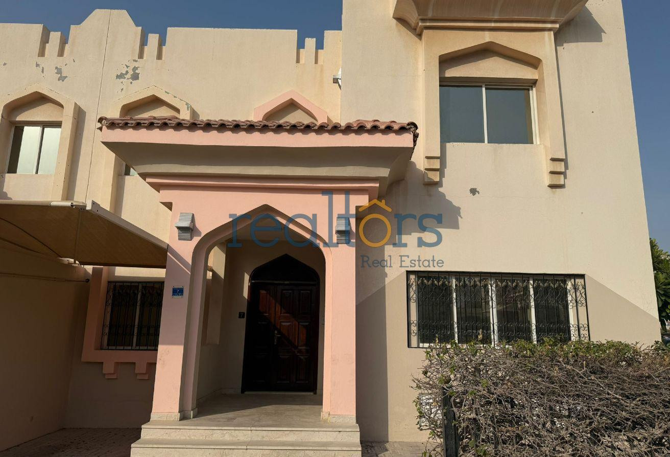 Affordable Luxury Spacious Compound Villa Duhail - Compound Villa in Street 871