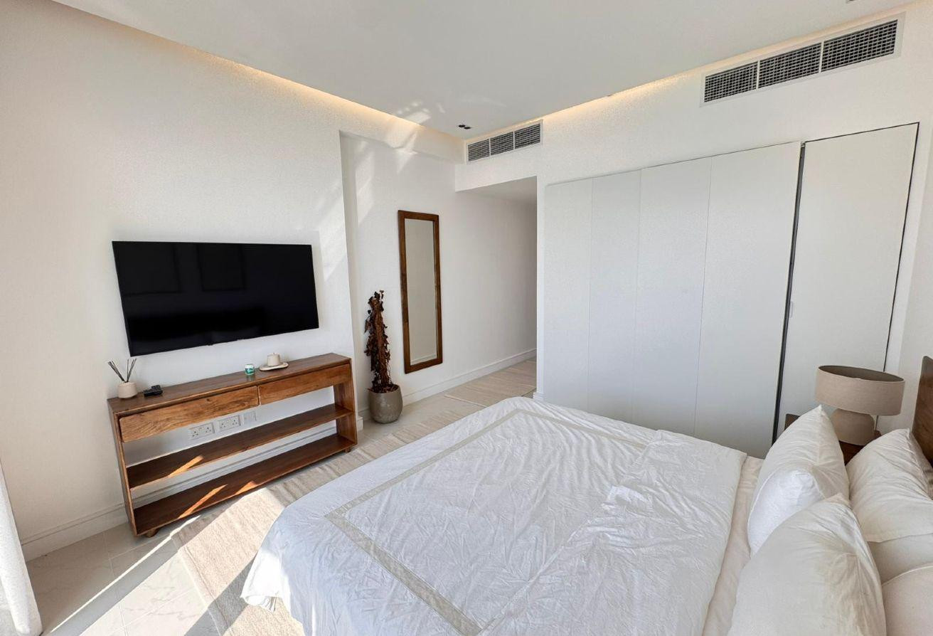 Luxury Furnished 2-Bedroom Chalet | Ground Floor - Apartment in Viva West