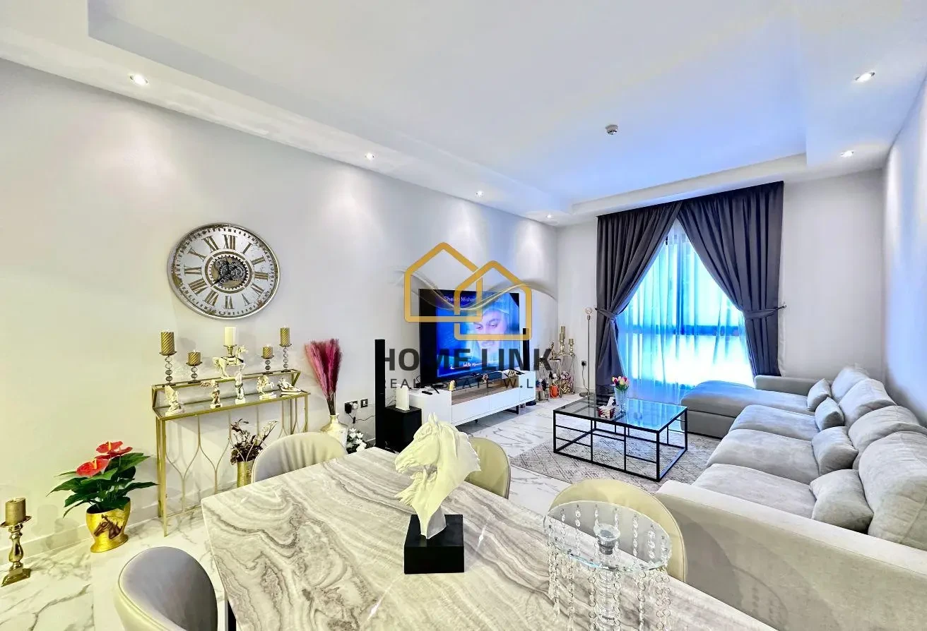 SPACIOUS AND ELEGANT 1 BEDROOM FF APRT IN FOXHILLS