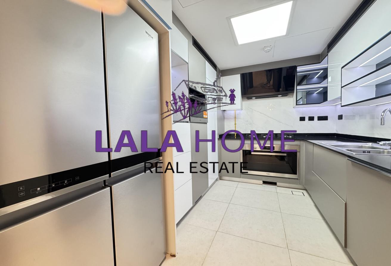Stunning 2 Furnished Bedrooms, With Balcony