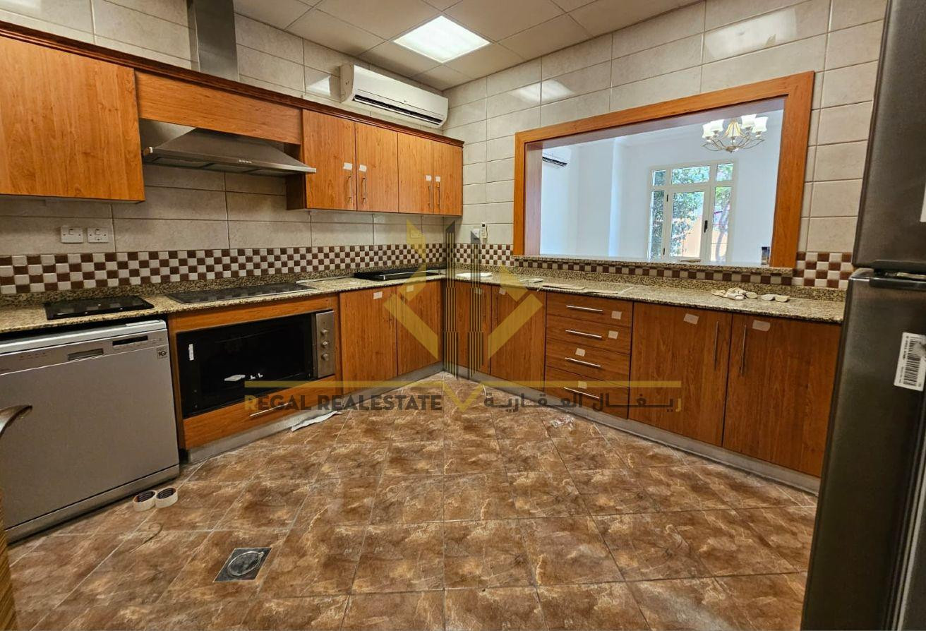For Rent: Spacious 4-Bedroom Villa in Abu Hamour - Apartment in Bu Hamour Street