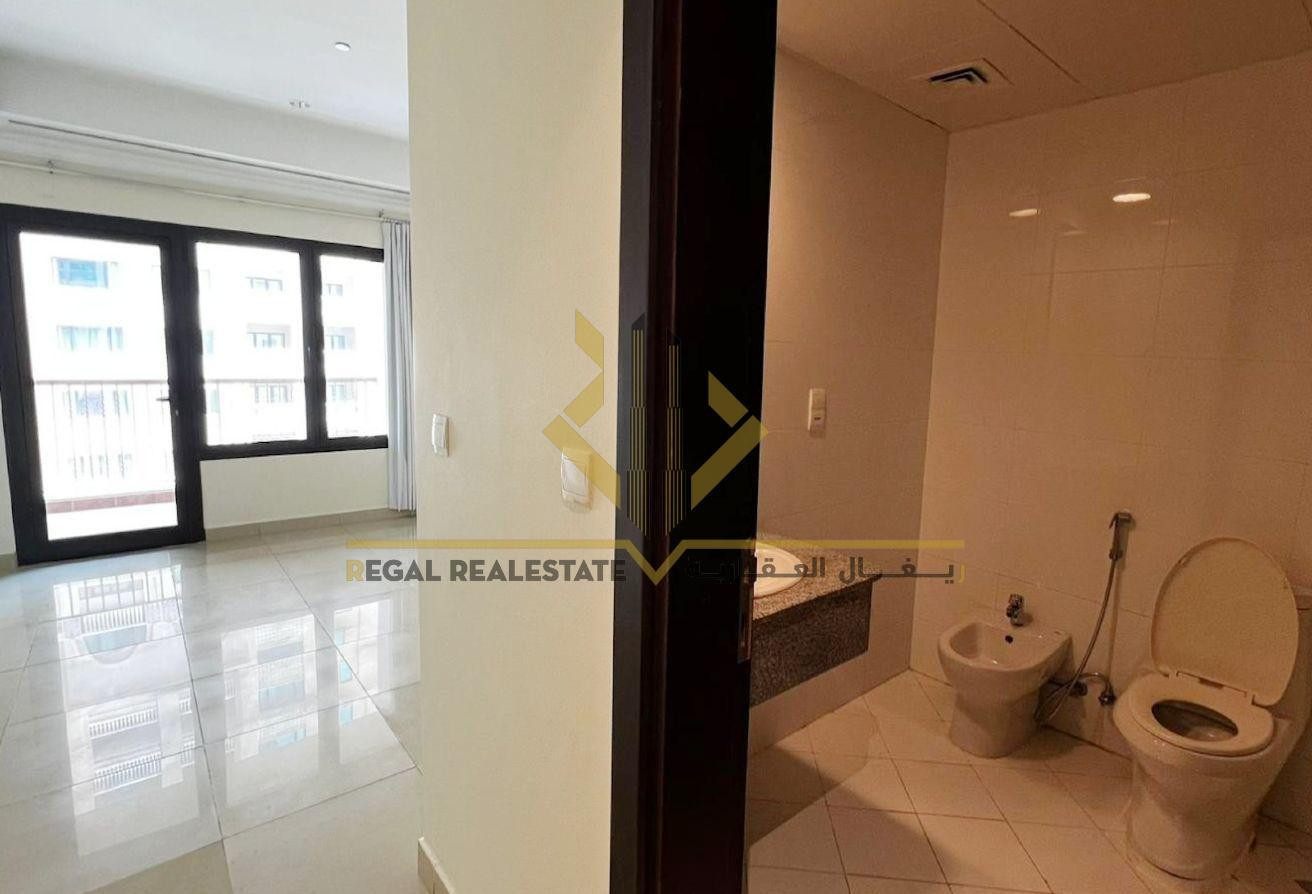 For Sale! 1BR + Office in Porto Arabia - Apartment in East Porto Drive