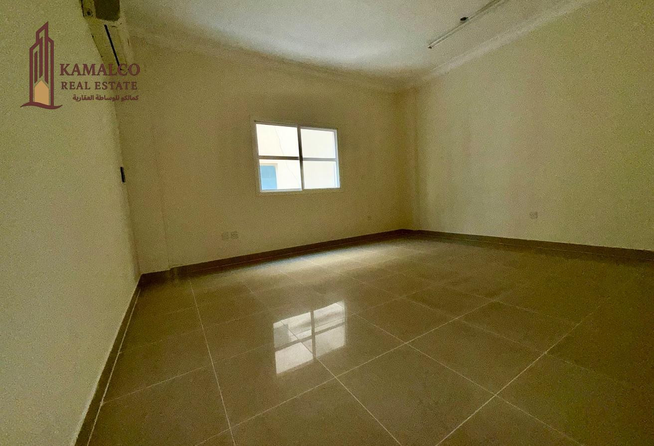 Huge 3 bedroom unfurnished apartment bin Mahmoud