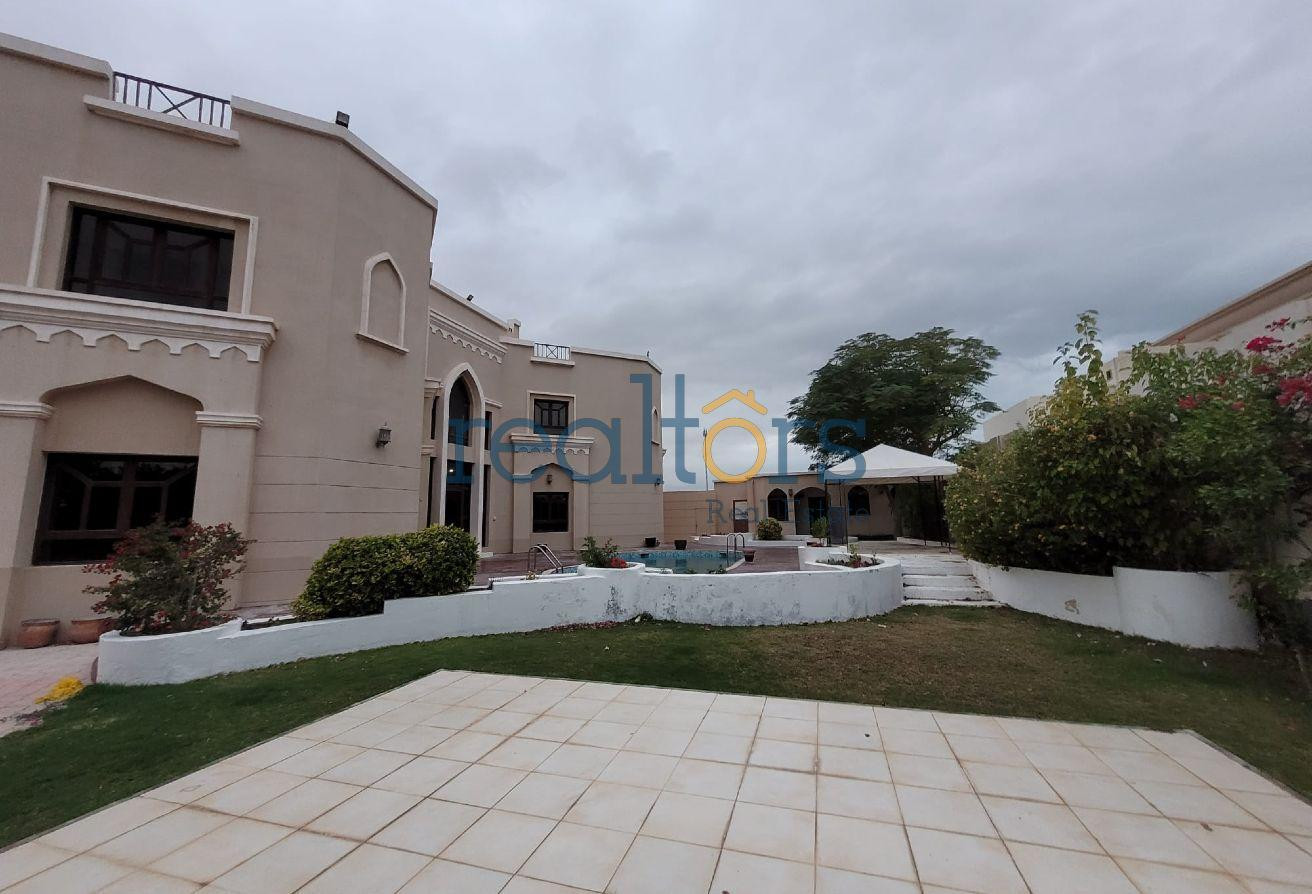 Standalone Villa| 6 Bed | Pool | Driver | Maid - Villa in Al Isteqlal Road