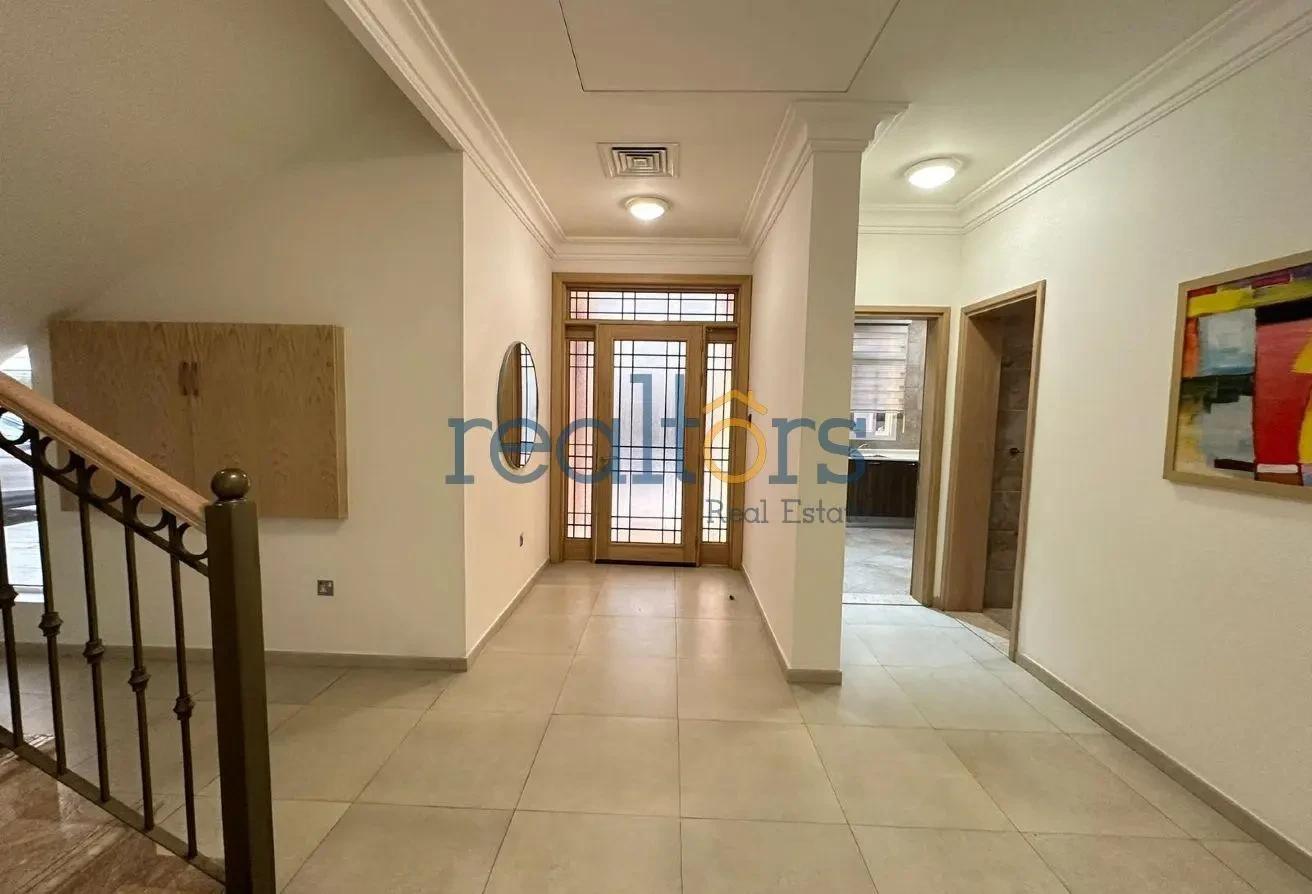 LUXURY FUSHISHED VILLA IN COMPOUND NEAR ASPIRE - Compound Villa in AlMuraikh
