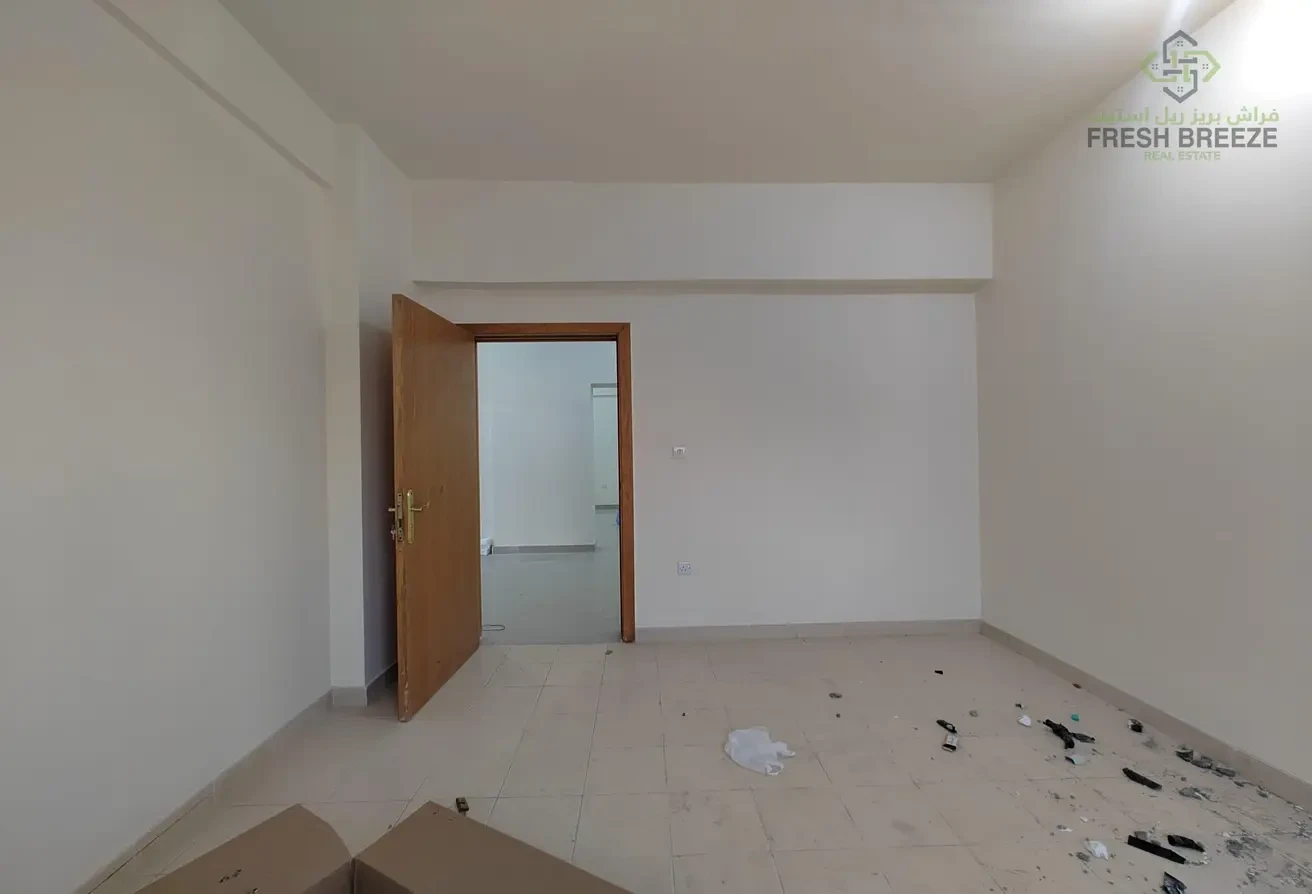 Spacious 3 BHK Un Furnished Steps From Mirqab Mall - Apartment in Al Nasr Street