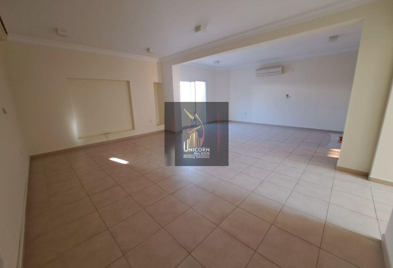 3- Bedroom | SF | Backyard-Balcony |With Amenities - Compound Villa in Al Thumama