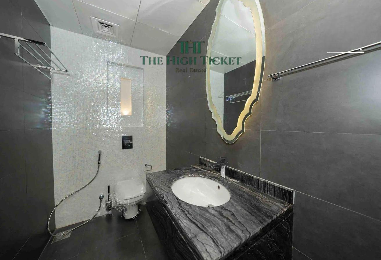 Stunning | 1BHK | With Office | SF | Including - Apartment in Viva West
