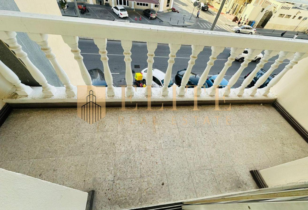 Spacious 3 BR Unfurnished Apartment | Bin Mahmoud - Apartment in Al Jazeera Street