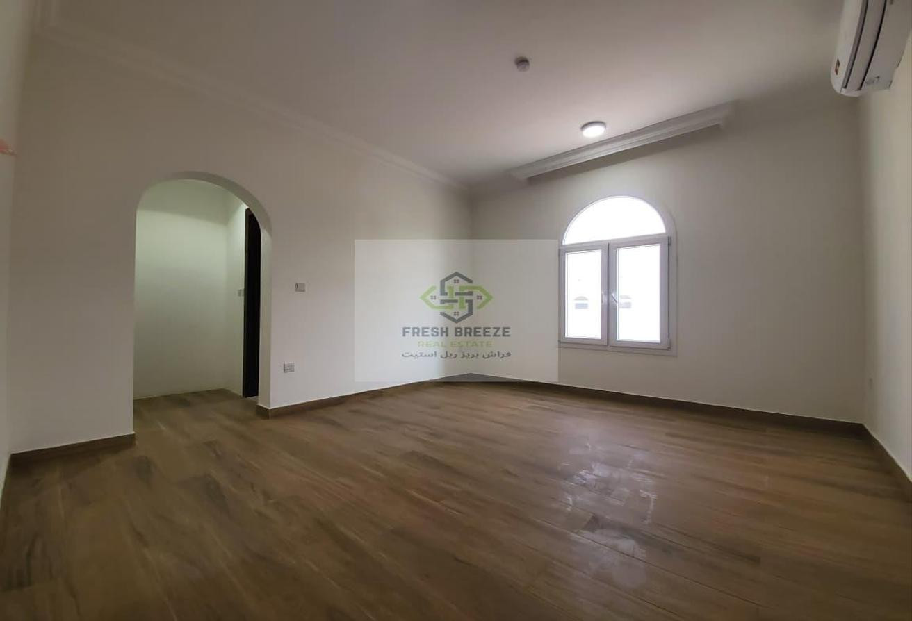 Elegant 6 BHK Villa available in Al Aziziya - Villa in Ammar Bin Yasser Street