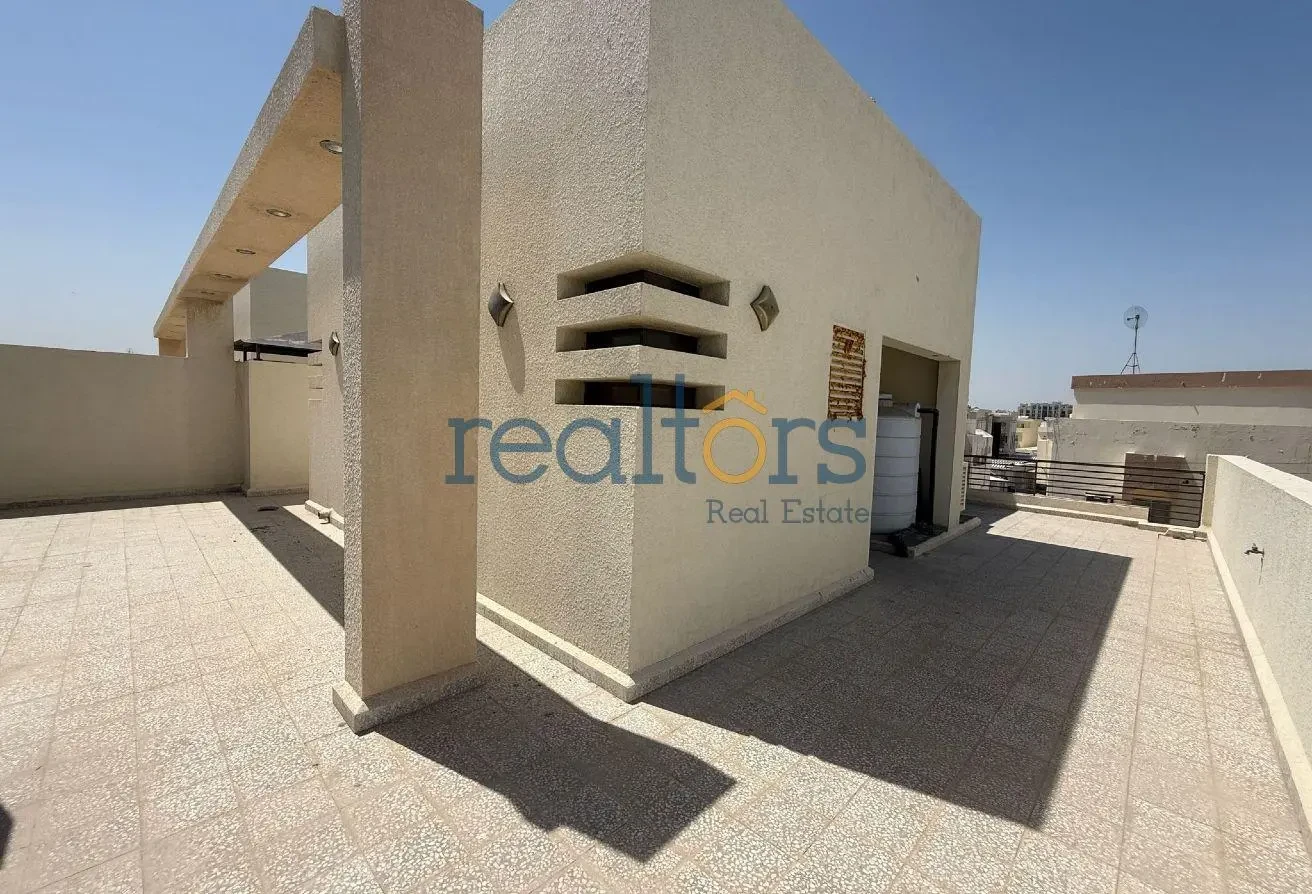 LUXURIOUS VILLA 4BR +MAID + DRIVER| AL HILAL - Compound Villa in Al Hilal