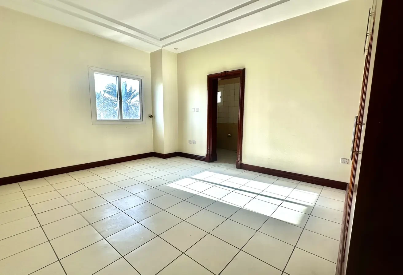 Spacious 5BHK Villa in Compound | Near Park - Villa in West Bay Lagoon Street
