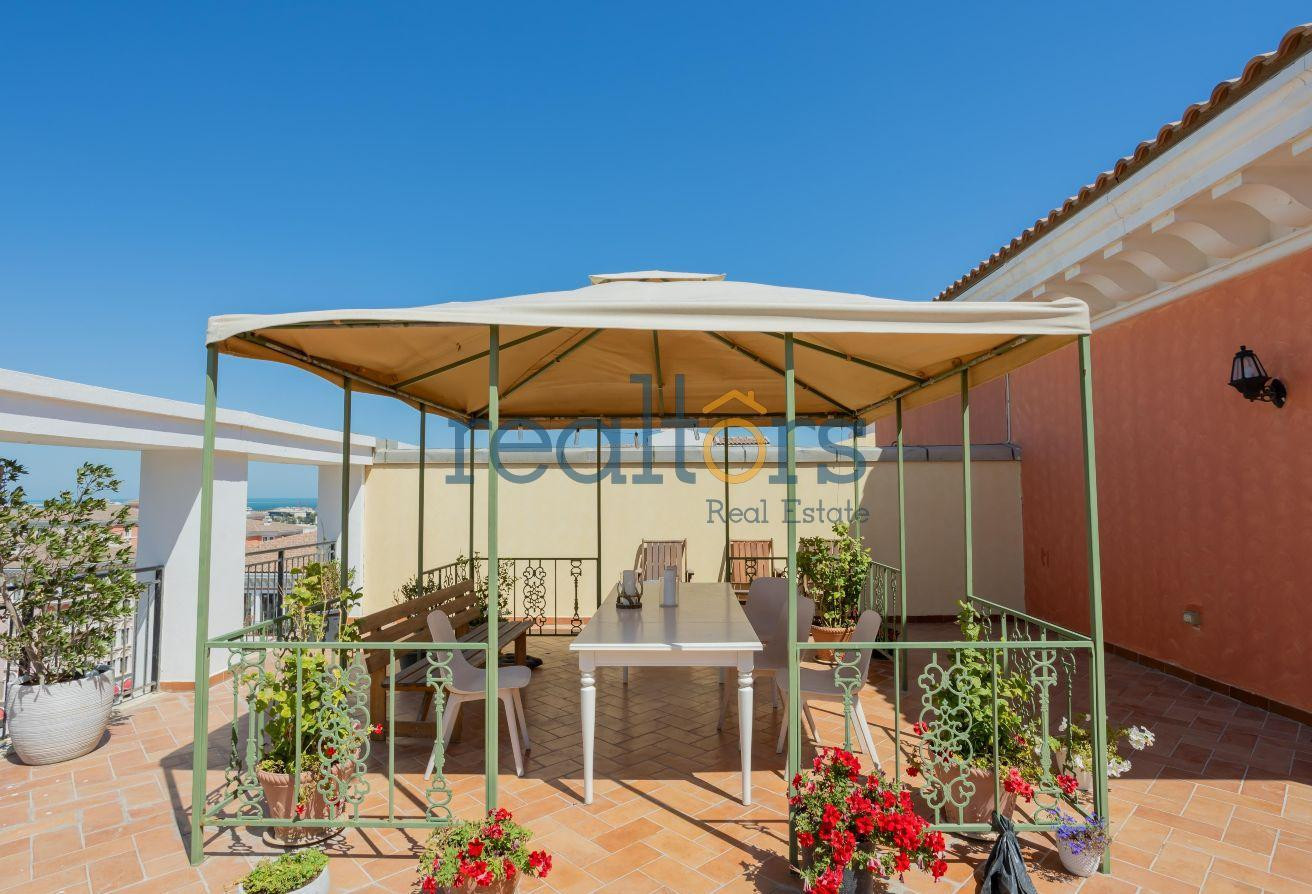 Rare availability... 5 bedroom duplex with Terrace - Apartment in Nobili