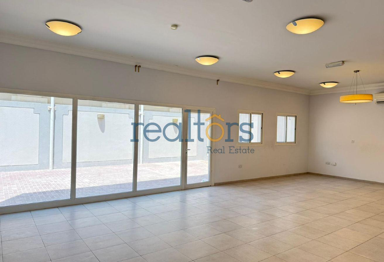 Spacious 4-Bedroom Compound Villa in Ain Khaled - Compound Villa in Wadi Al Shaheeniya Street