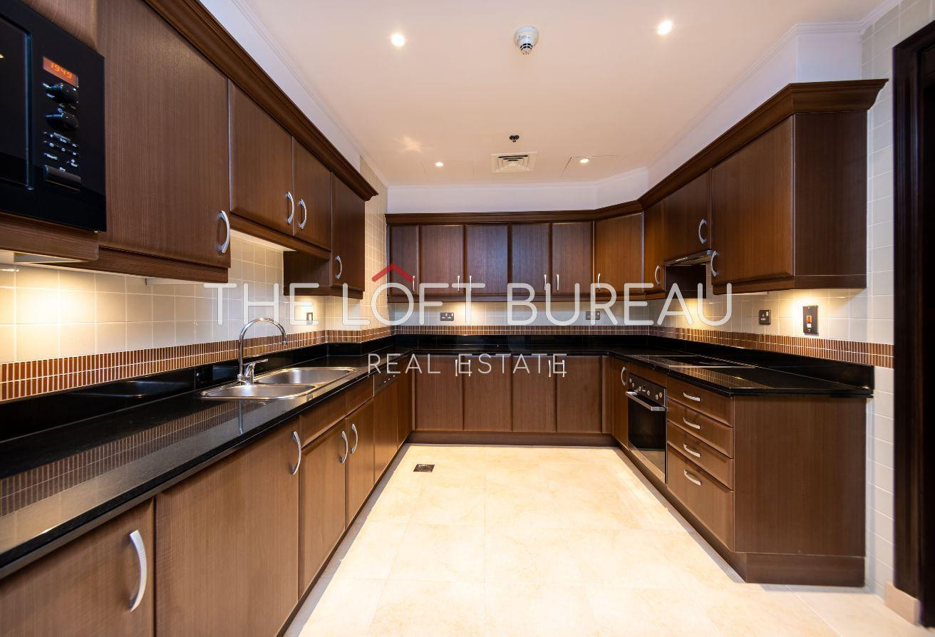 SPACIOUS AND ELEGANT 2BR FF IN PORTO - Apartment in West Porto Drive