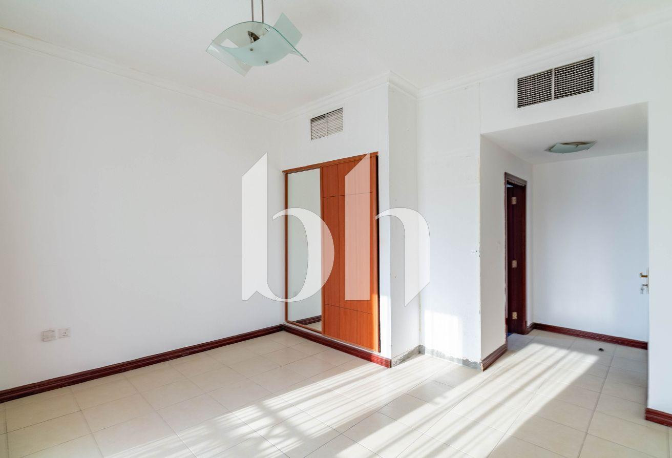 MODERN 4 BEDROOMS VILLA WITH MAID ROOM - Villa in Al Waab Street