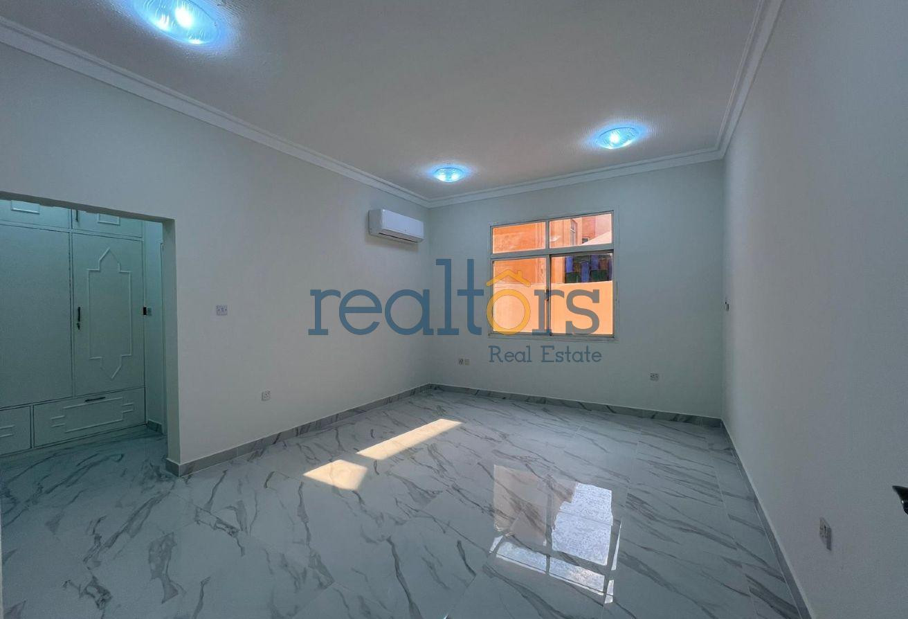 Elegant 4BR Family Villa for Rent in Duhail - Villa in Street 871