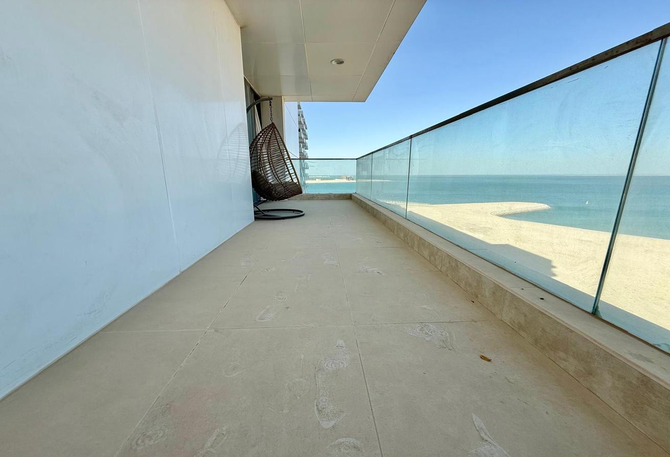 Full sea view / very spacious two bedrooms