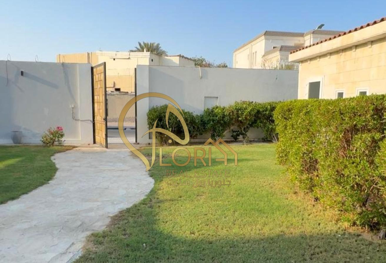 Elegant Villa for Sale | Furnished | Pool | Garden - Villa in Onaiza Street