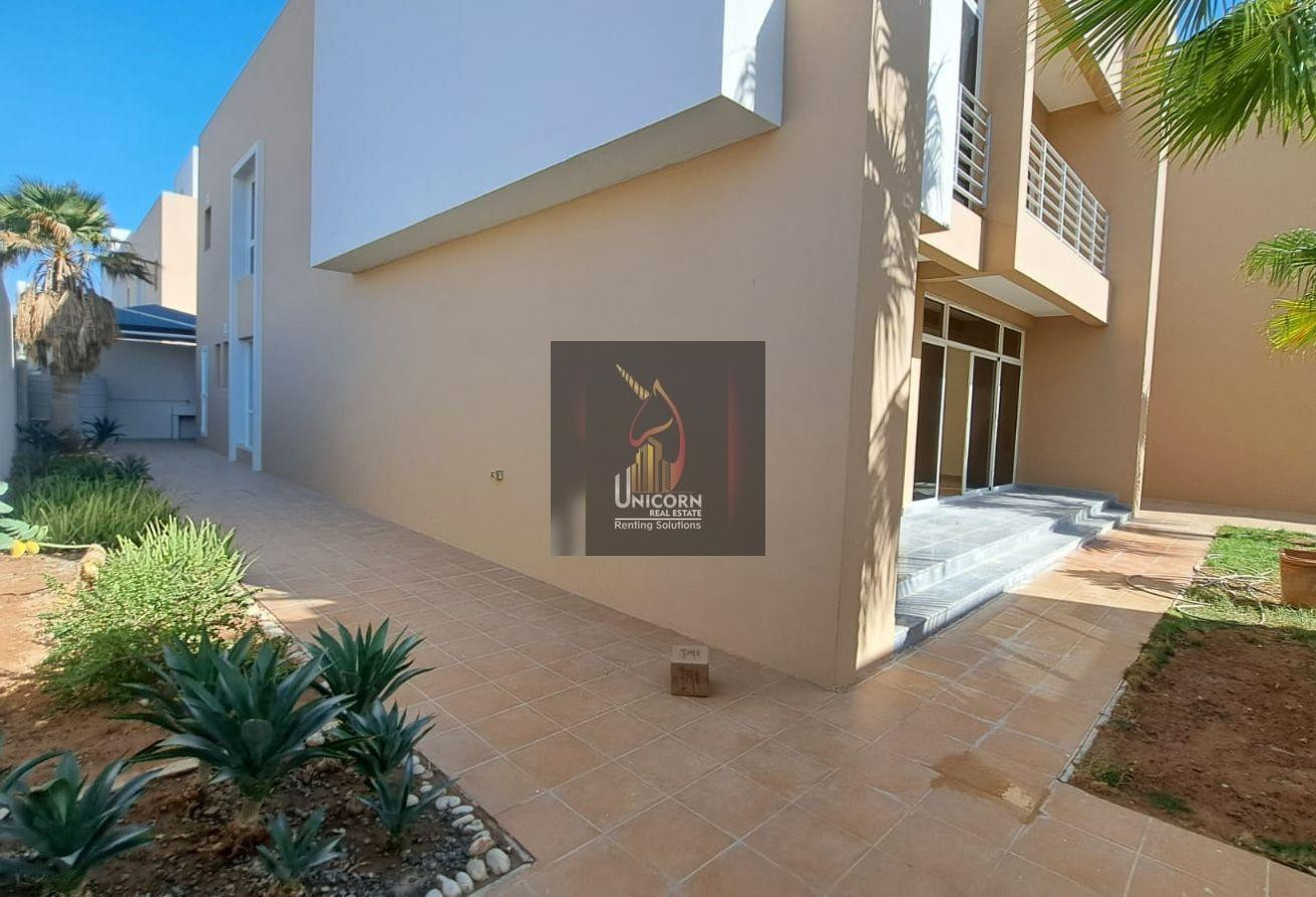 Well-Kept 4-Bedroom + Maid | SF | Great Amenities - Compound Villa in Al Thumama