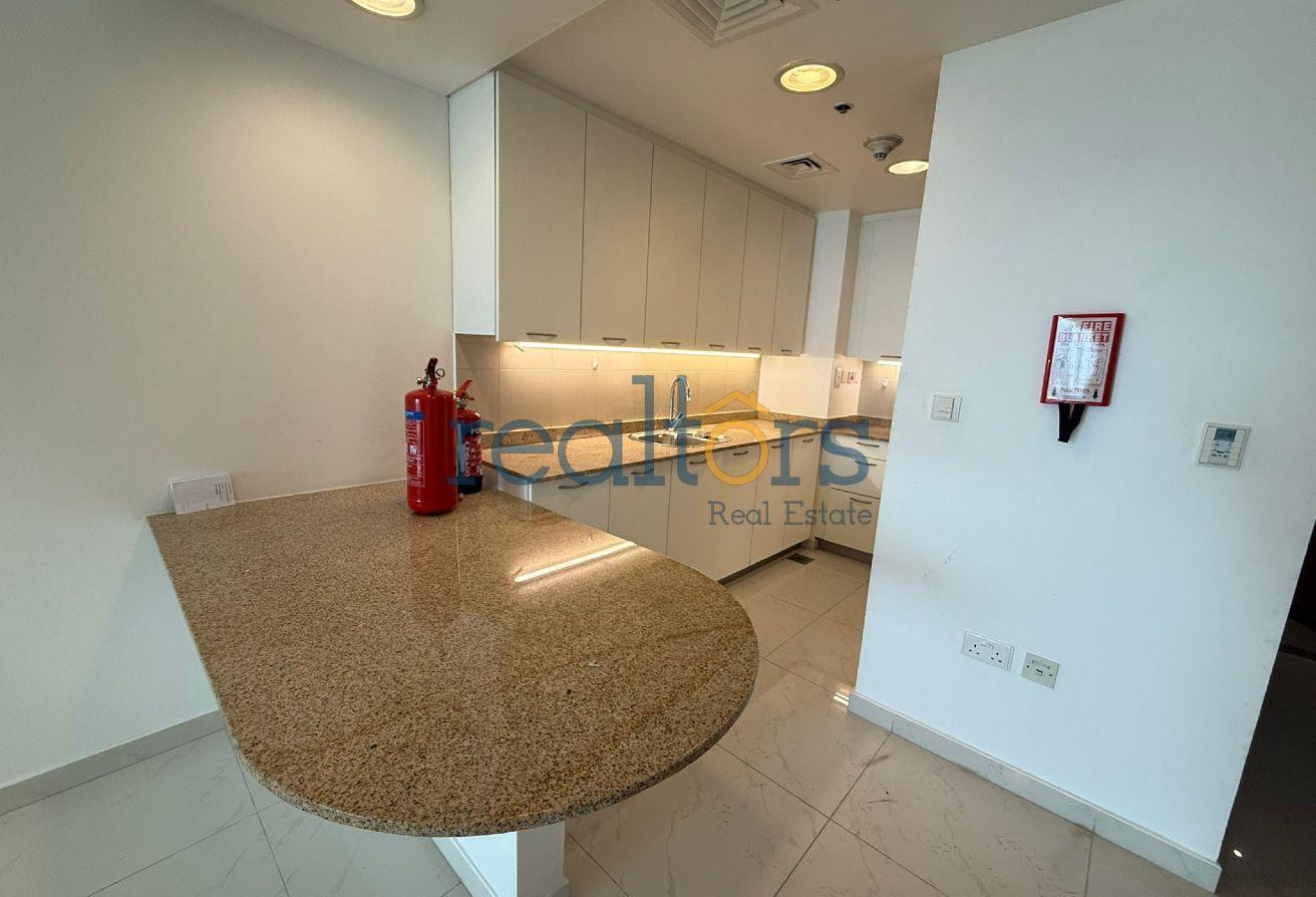Experience beachfront living in this cozy studio a - Apartment in Viva West