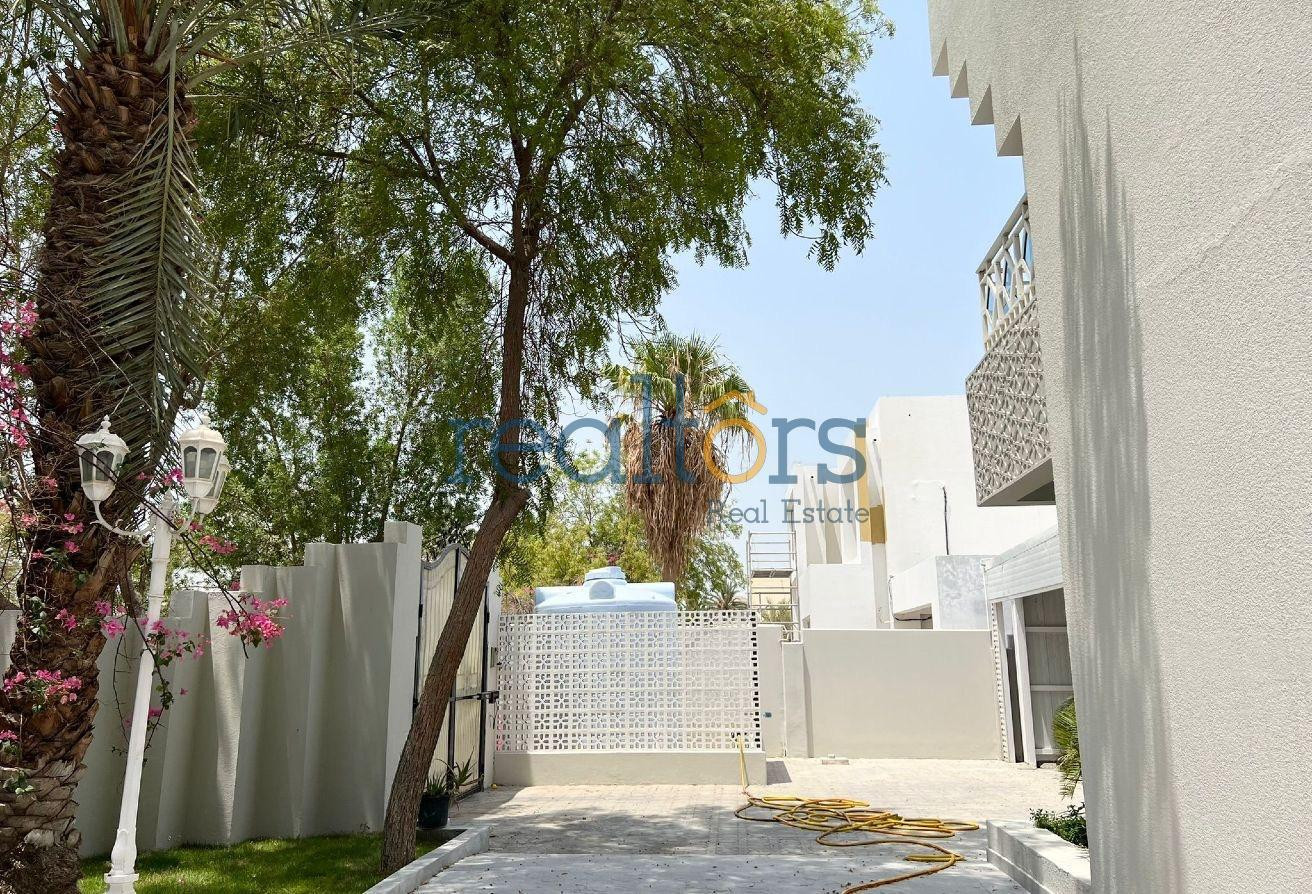 Ideal Luxury Villa | Ambassador Residence/Embassy - Villa in Al Huda Street