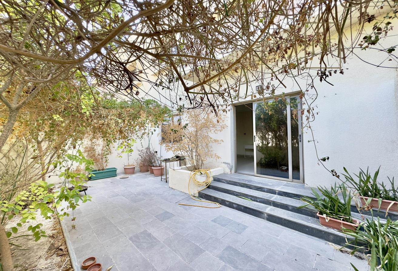 Modern Semi Furnished Spacious Villa - Villa in Al Messila