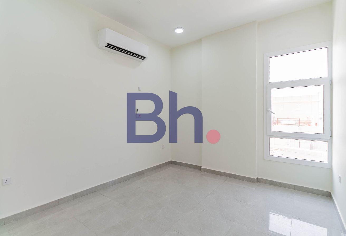 SPACIOUS | 3 BEDROOMS | PRIME LOCATION - Apartment in Al Waab Street