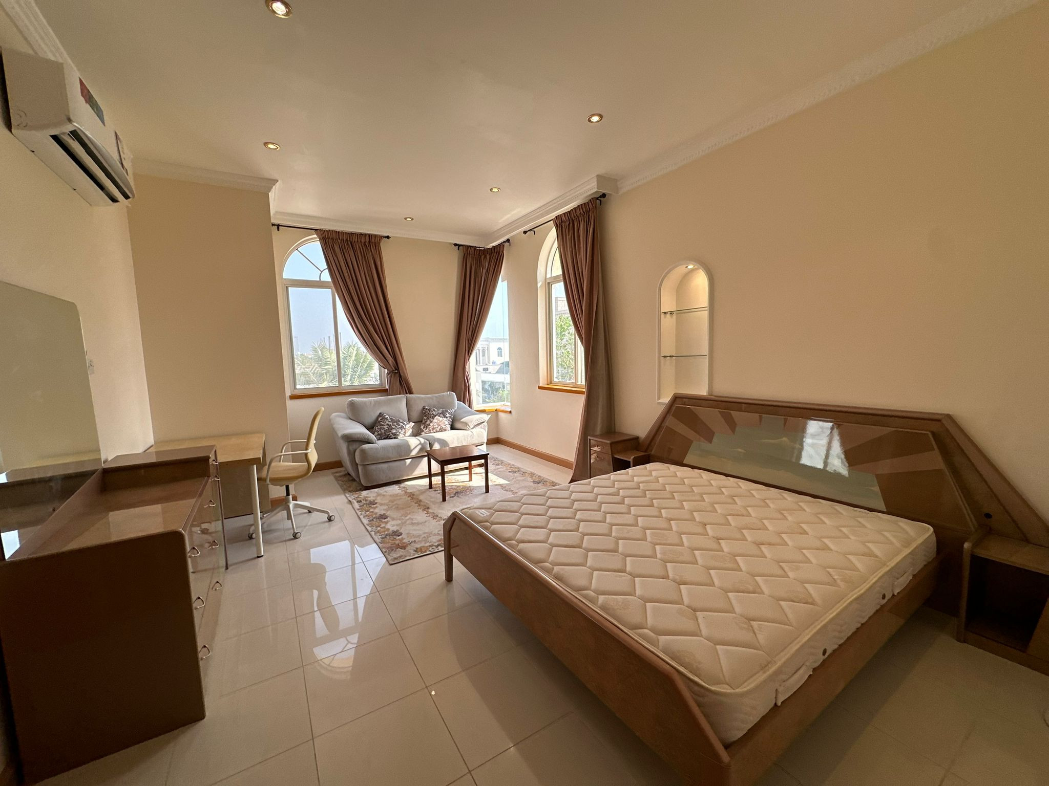 Beautiful Villa For Sale in Al Dafna - Villa in Al Dafna