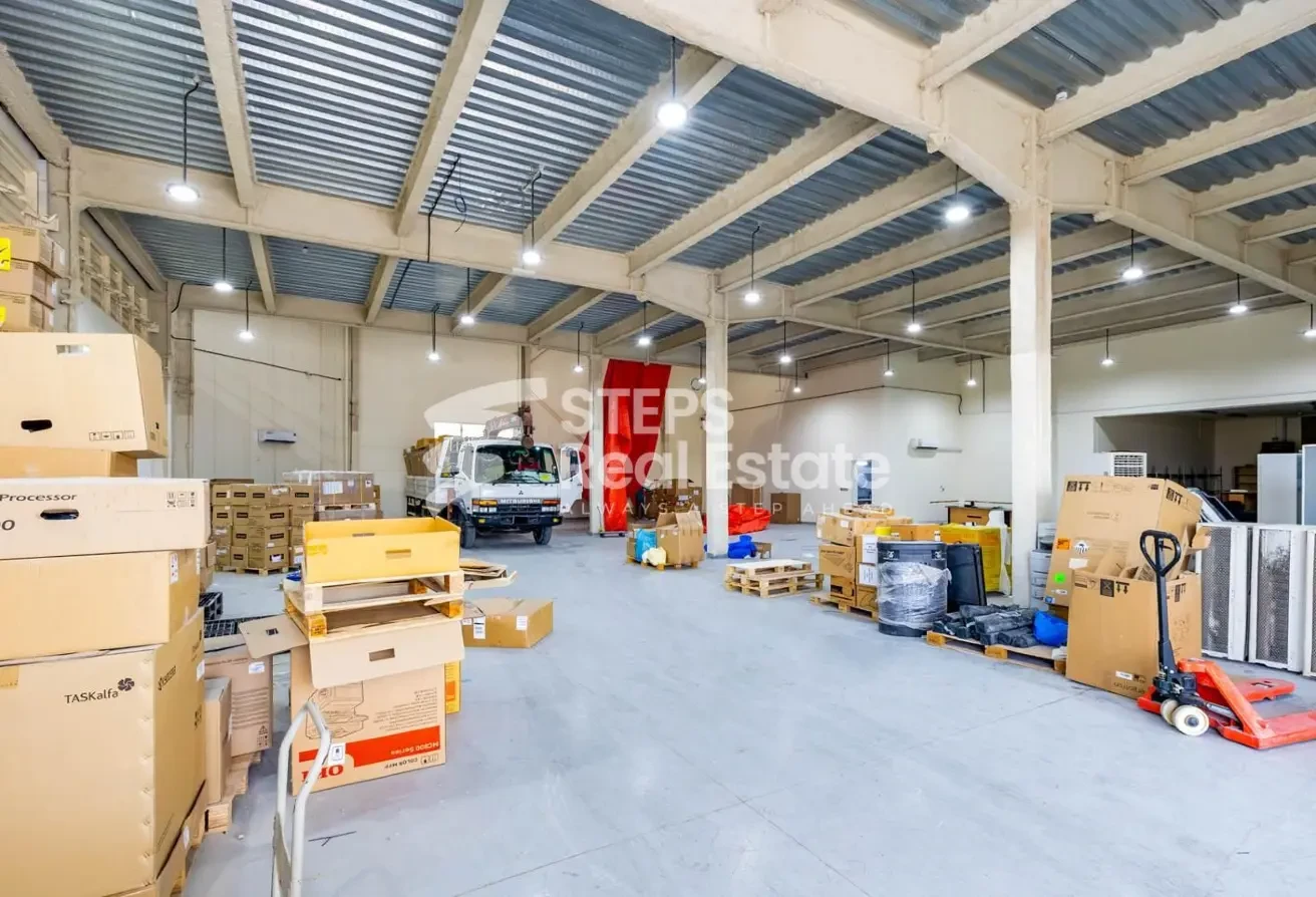 Brand New Warehouse with AC in Birkat Al Awamer - Warehouse in East Industrial Street